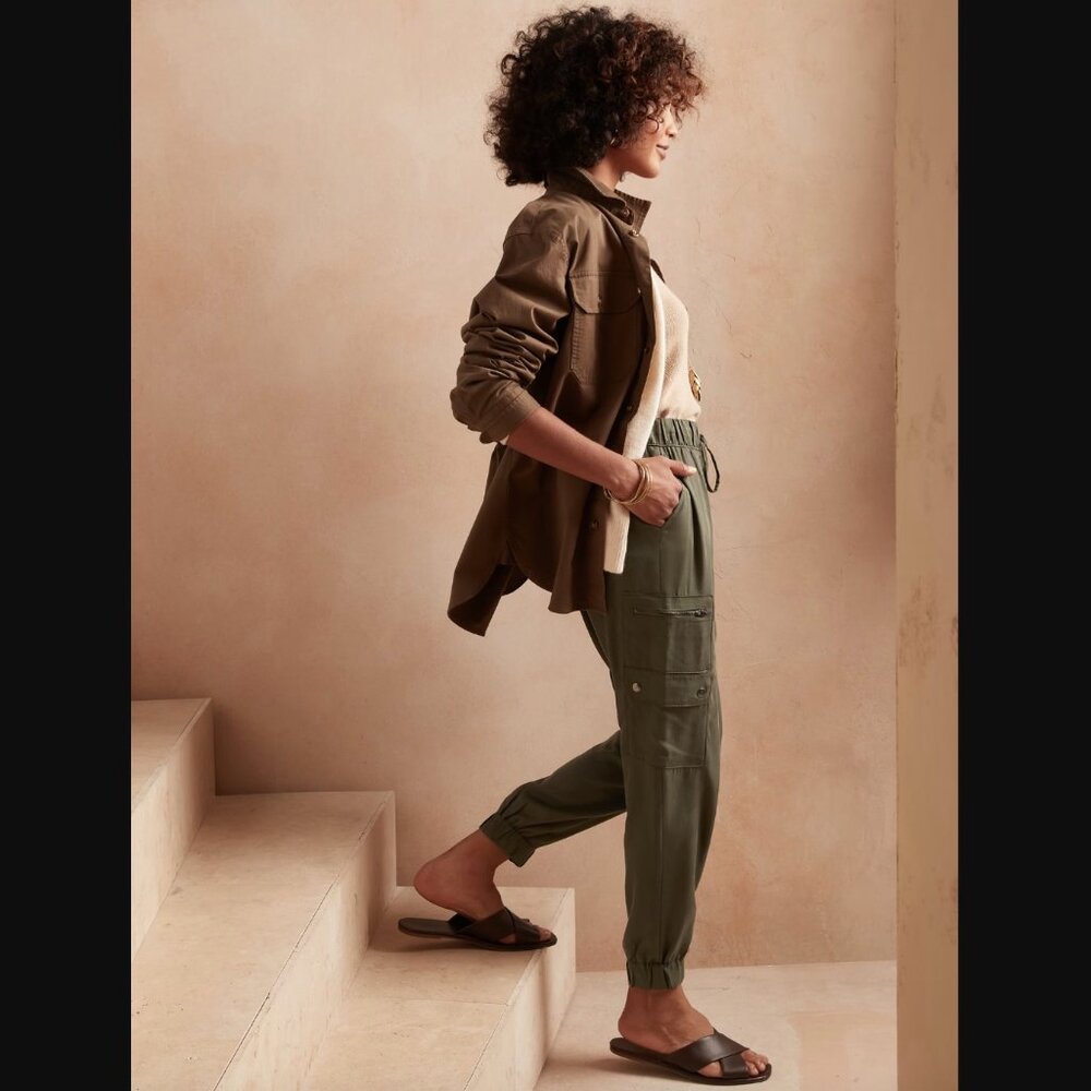 NWT Banana Republic tencel cargo jogger, steel green, large